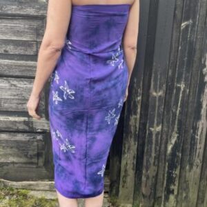 Fodspor af blomster - Sarong med frynser